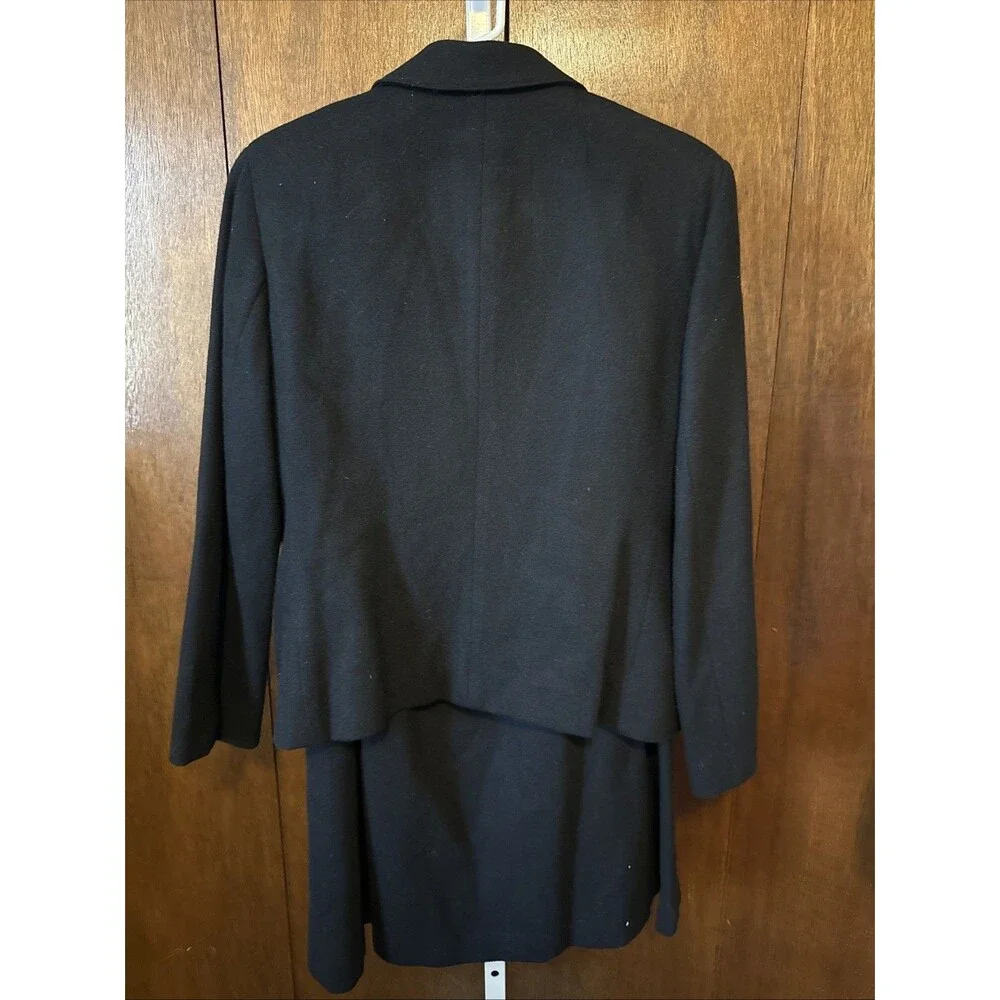 Vintage Koret Career Women’s Black 100% Wool 2 PC Skirt Suit Size 14 Made In USA